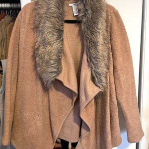 Bar lll cardigan with removable faux fur collar